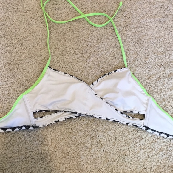 Patterned bikini top - Picture 2 of 2